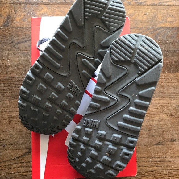 NIKE AIR MAX 90 - Picture 4 of 4